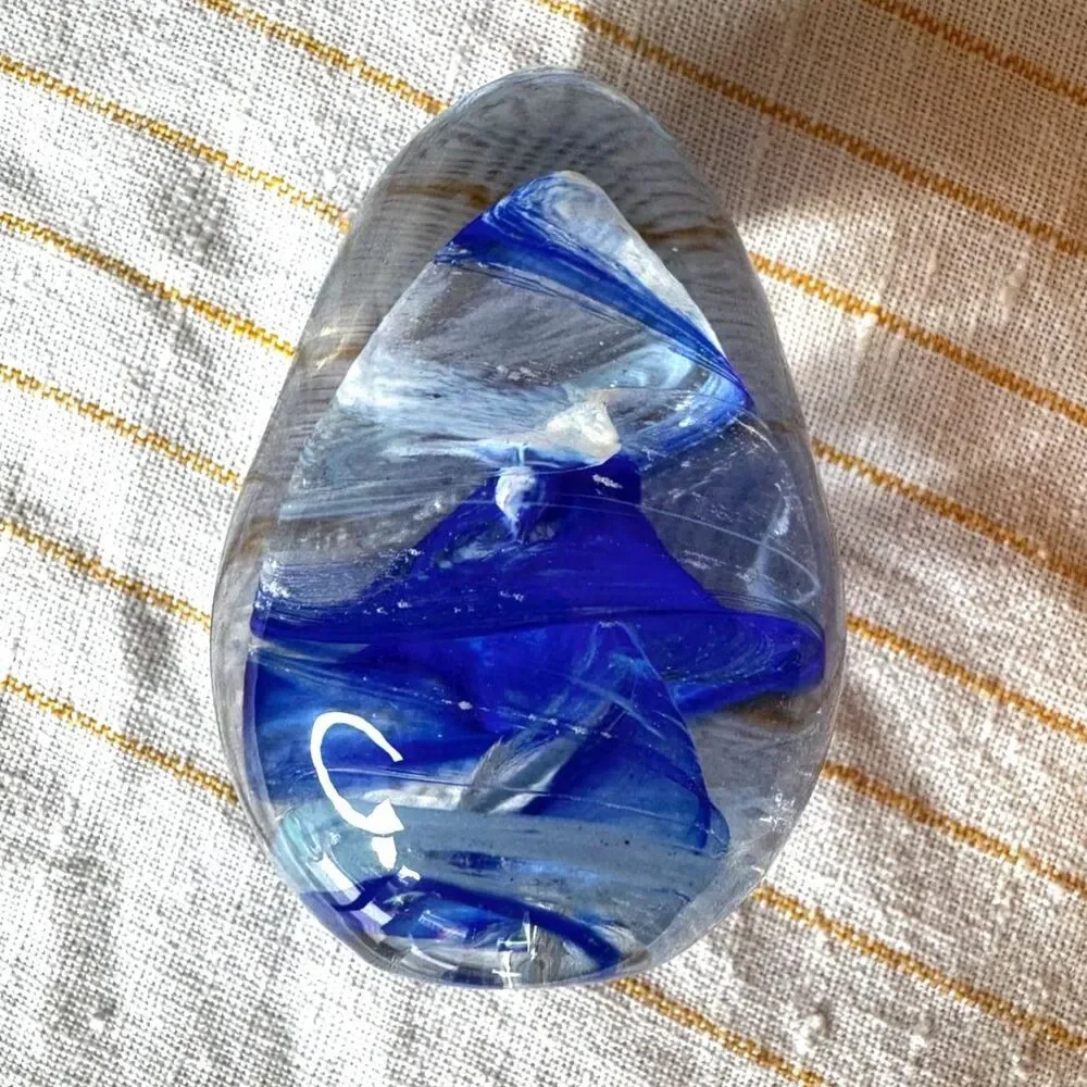 Beautiful hand blown vintage glass paper weight egg shaped with stand blue swirl